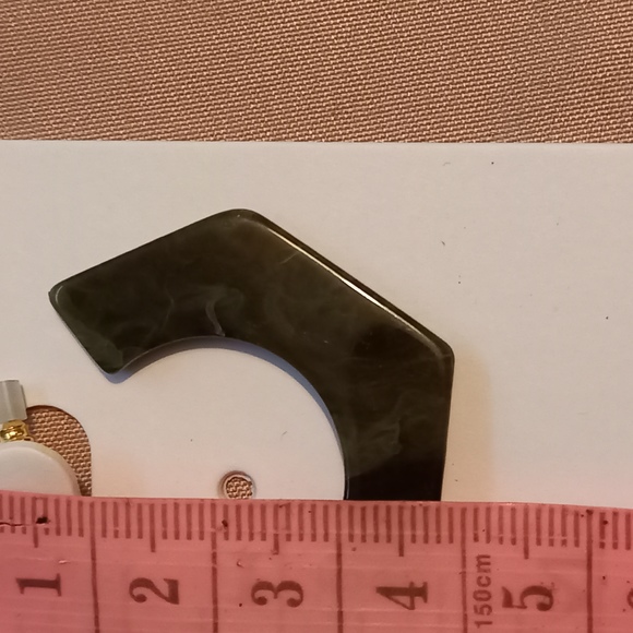 NEW Big Metal London Chunky Green Marbled Hoop Earrings - Picture 6 of 6